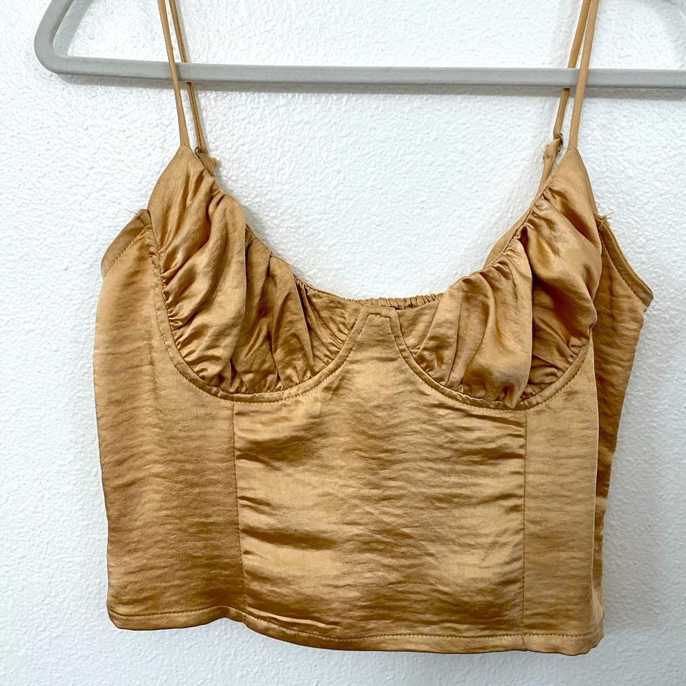 Kendall and Kylie crop